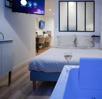 Chartrons Apartment | Cozy Jacuzzi Bordeaux Chartrons
