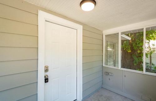 Tampa House | Cozy Jacuzzi Home Heart of Tampa