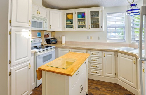 Hutchinson Island South House | Cozy Jensen Beach Home: Pool Access, Walk to Beach