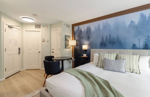 Whistler Cay Heights Apartment | Cozy King Studio