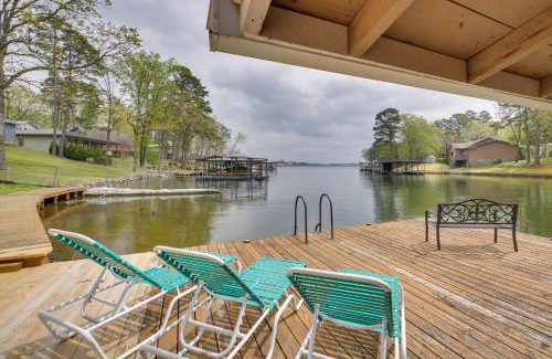 Tanglewood Estates House | Cozy Lake Cabin with Dock in Hot Springs Natl Park