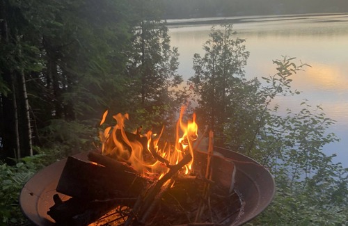 Harcourt Cottage | Cozy Lakefront Cottage - Algonquin Park and Haliburton Area