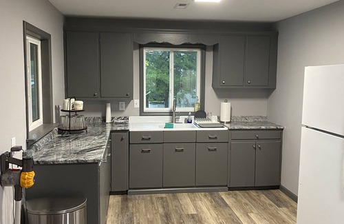 Osage Beach House | Cozy Lakefront Private Retreat - Near Shorty Pants Lounge