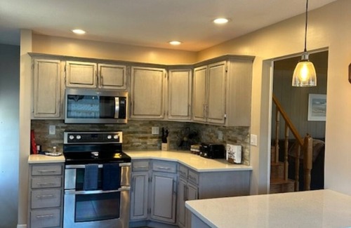 La Porte House | Cozy Lakehouse 2 minutes from Pine Lake