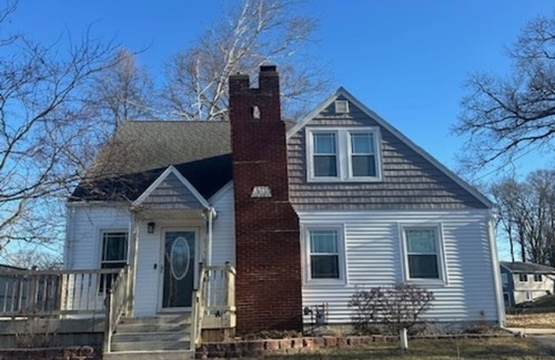 La Porte House | Cozy Lakehouse 2 minutes from Pine Lake