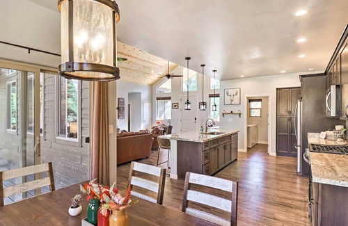 Lakeside Cottage | Cozy Lakeside Cabin w/Hammock, Deck & Grill!