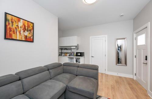 Langford Apartment | Cozy Langford suite