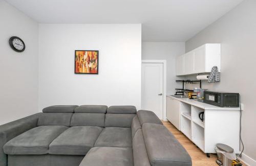 Langford Apartment | Cozy Langford suite
