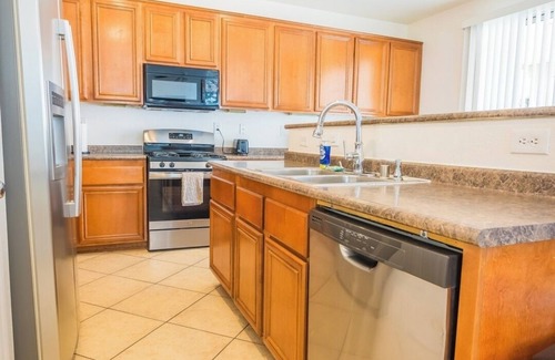 North Las Vegas House | Cozy Las Vegas home! Family friendly! Sleeps 8