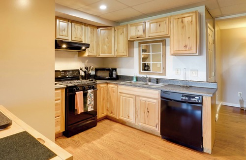 Leicester Apartment | Cozy Leicester Studio, 11 Mi to Downtown Asheville