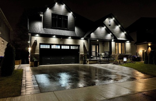 Collingwood House | Cozy Licensed Collingwood Suite & Spa – 1BR + Family Room Near Blue Mountain!