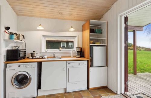 Kalvehave Cottage | Cozy little annex with a sea view.