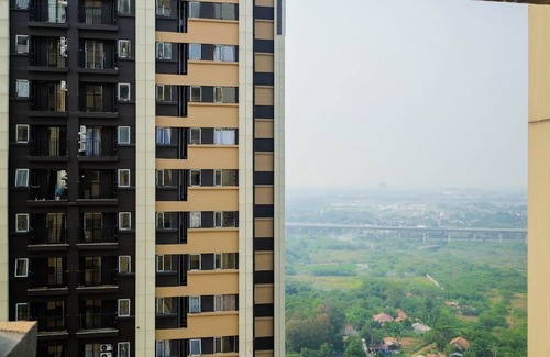 Cikarang Hotel | Cozy Living and Comfortable Studio Room at Meikarta Apartment