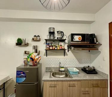 Bantud Hacienda Hotel | Cozy Loft at Mesavirre Garden Residences