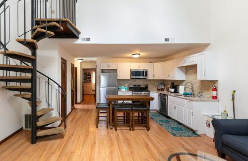 Vernon Apartment | Cozy Loft Near Lake Trails and Mountain Views