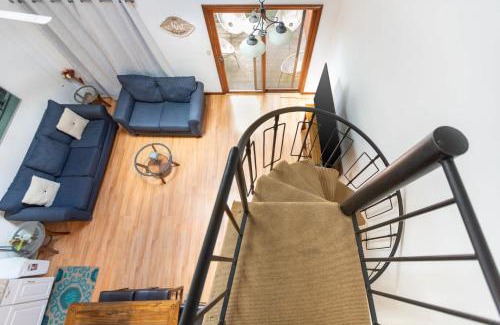 Vernon Apartment | Cozy Loft Near Lake Trails and Mountain Views