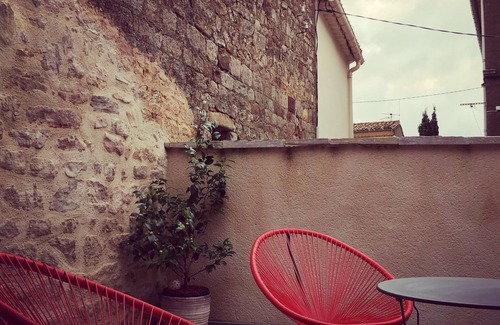 Villespassans House | Cozy loft nestled in the heart of the village