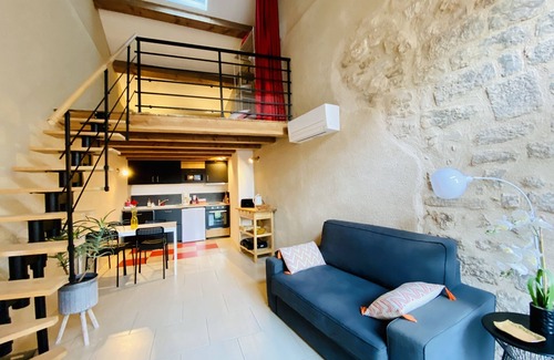 Villespassans House | Cozy loft nestled in the heart of the village