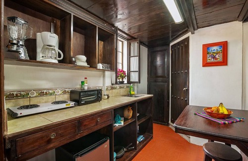 Antigua Guatemala Apartment | Cozy loft with kitchenette in the heart of Antigua