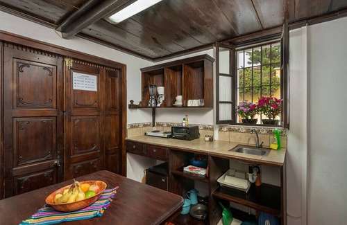 Antigua Guatemala Apartment | Cozy loft with kitchenette in the heart of Antigua