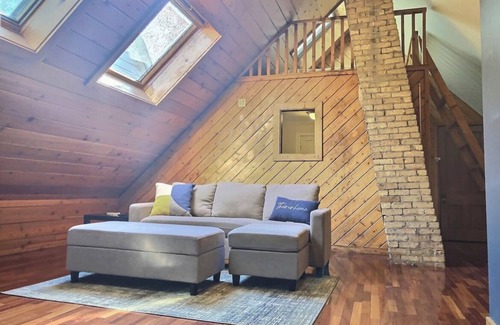 Riverwest House | Cozy Lofted Riverwest Apartment
