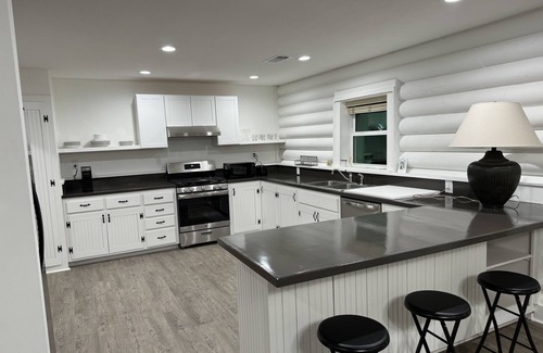 Lacombe Cabin | Cozy Log Cabin Getaway, Lacombe LA