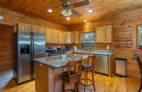 Asheville House | Cozy Log Home with Hot Tub Minutes to Downtown, Breweries & Trails!