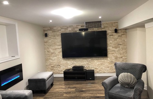 Brampton Apartment | Cozy Luxurious apartment in upscale Brampton neighbourhood. Family friendly.