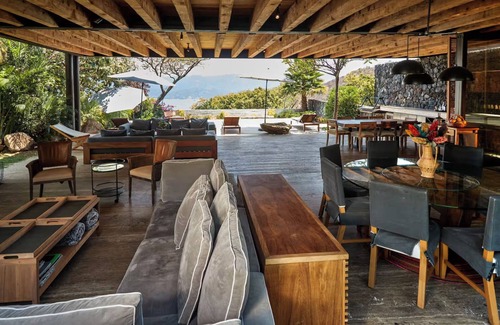 El Santuario House | Cozy, Luxurious Property – 4BR, Ideal for Groups
