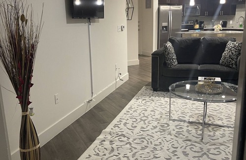 Westchase Apartment | Cozy, luxury 2bd 2bth midtown rental with pool