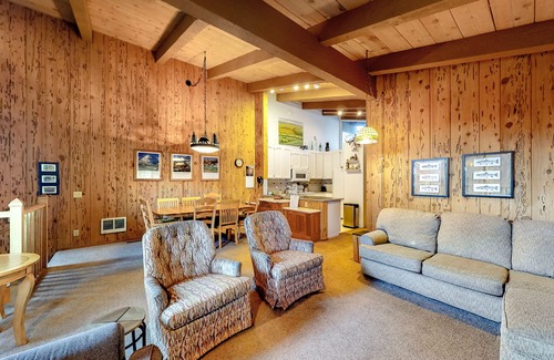 Mammoth Lakes Condo | Cozy Mammoth Lakes Retreat
