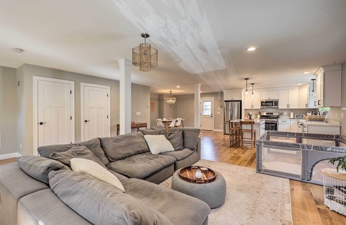 Merrimac House | Cozy Merrimac Abode w/Deck - 10 Mi to Beach!