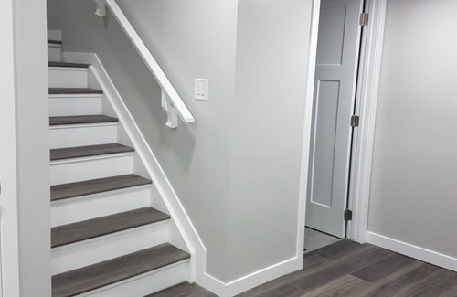 West Edmonton House | Cozy Modern 1 Bedroom Basement Suite with Fireplace, AC, & Seperate Entrance