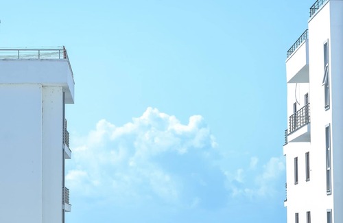 Mombasa Apartment | Cozy Modern 3BR with a Pool and Lounge, Oceanview, AC/WiFi/Beach/Gym