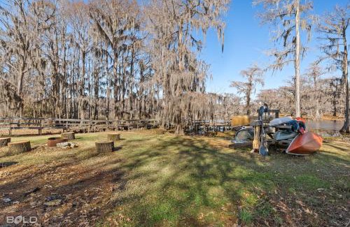 Uncertain House | Cozy Modern Cabin Wrv Site, Kayaks & Canoes
