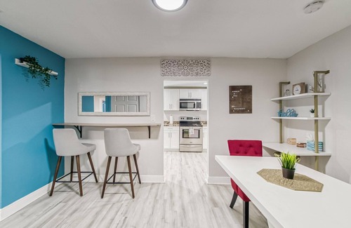 Bearss Plaza House | ☆Cozy & Modern☆ Family Ready, Ace Location
