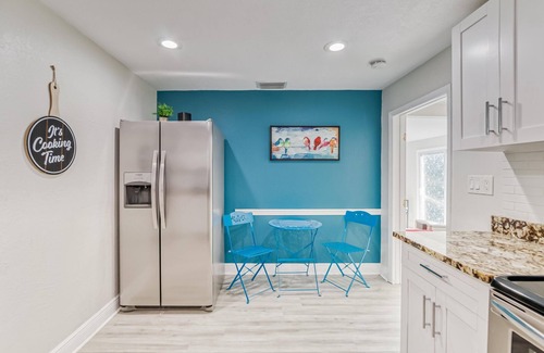 Bearss Plaza House | ☆Cozy & Modern☆ Family Ready, Ace Location
