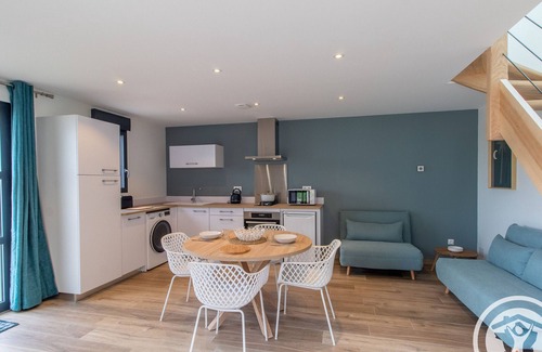Saint-Mathurin-sur-Loire Cottage | Cozy Modern Retreat: Renovated, Terrace, Near Loire River & Castles, Ideal for Couples