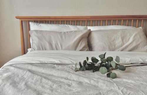 Bundang-gu Apartment | Cozy Modern Studio at Shin-Bundang Line