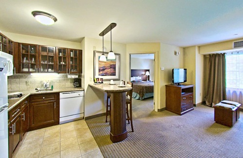 East Stroudsburg Condo | Cozy Mountain Retreat in the Heart of the Poconosn