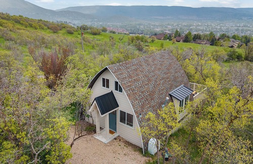 Midway Cabin | Cozy Mtn Cabin w/Views, Hot Tub & Firepit, Shuffleboard + Ski/Bike Locker