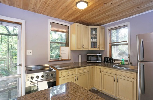 Severn Cabin | Cozy Muskoka Getaway right on the River!