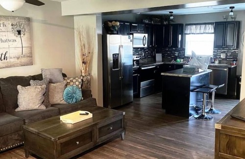 Nashville House | Cozy Nest: Where Love Blossoms