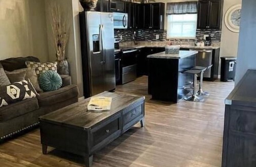 Nashville House | Cozy Nest: Where Love Blossoms
