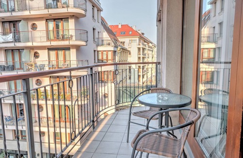 Terezvaros Apartment | Cozy nest with 1 bdr. and balcony in Gozsdu