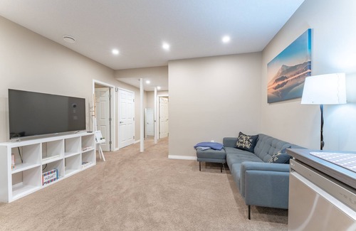 Symons Valley Apartment | Cozy newly built basement apartment in Sherwood