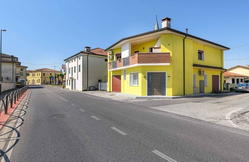 Pozzoleone Apartment | Cozy, newly renovated apartment in the heart of Pozzoleone