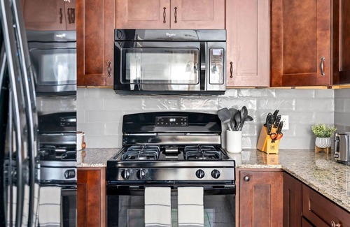 Pflugerville House | Cozy North Austin Retreat with Parks & Pickleball Courts! Near Domain!nn