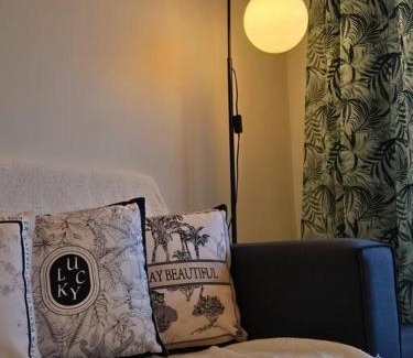 Johor Bahru Apartment | Cozy Nostalgia 2 Rooms 4 Pax - 15 min to JB Town