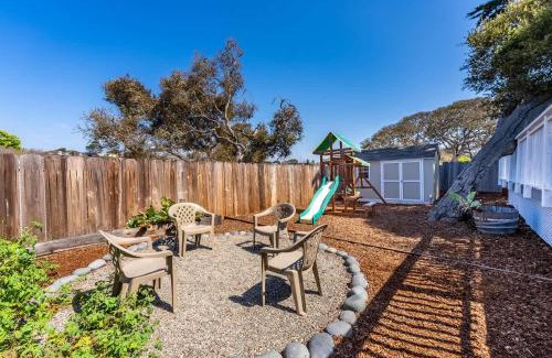 Del Rey Oaks House | Cozy Oaks - A Coastal Getaway with Idyllic Scenery